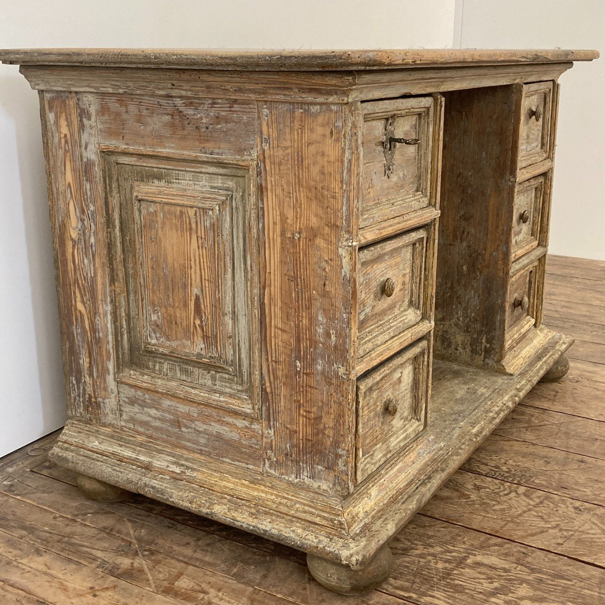 17th Century Alsatian Desk-photo-4