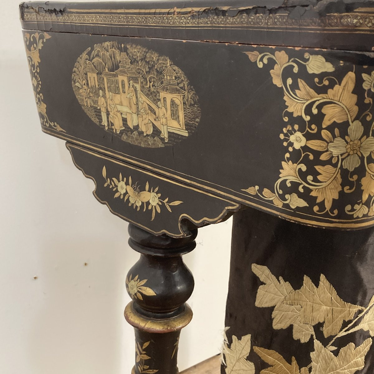 Chinese Lacquer Work Table-photo-5
