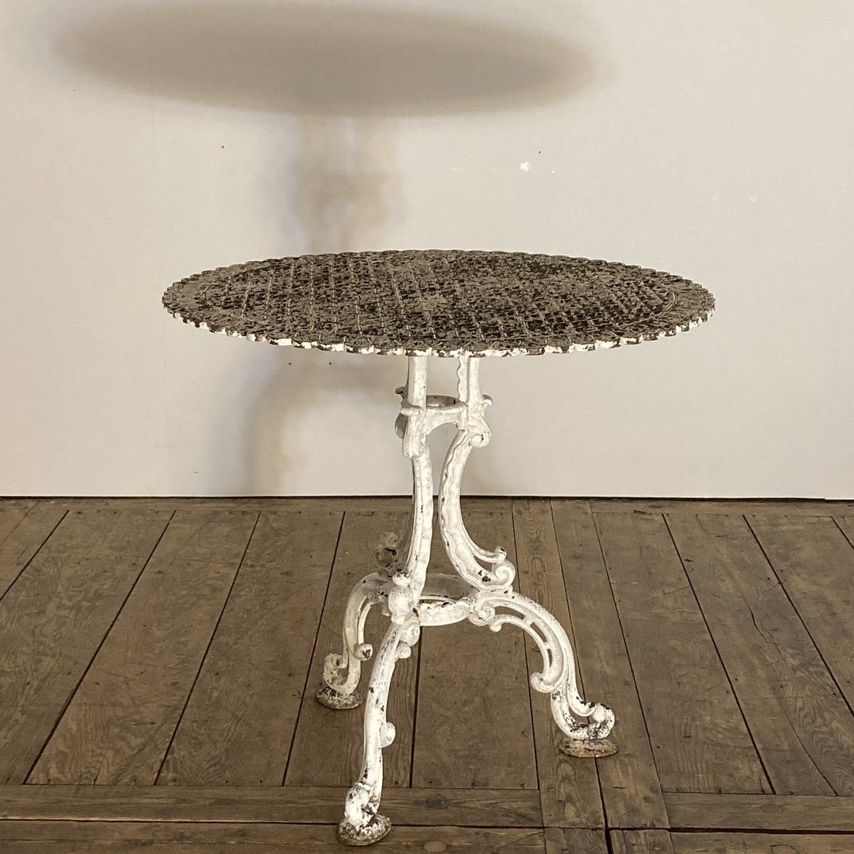 19th Century Openwork Cast Iron Pedestal Table-photo-8