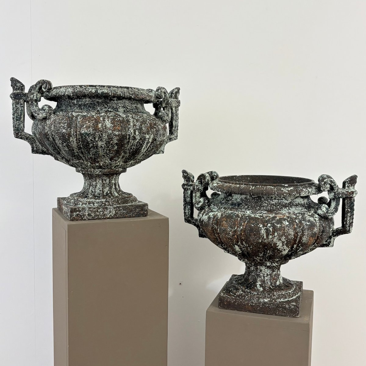 Paire de vases en fonte XIX-photo-8