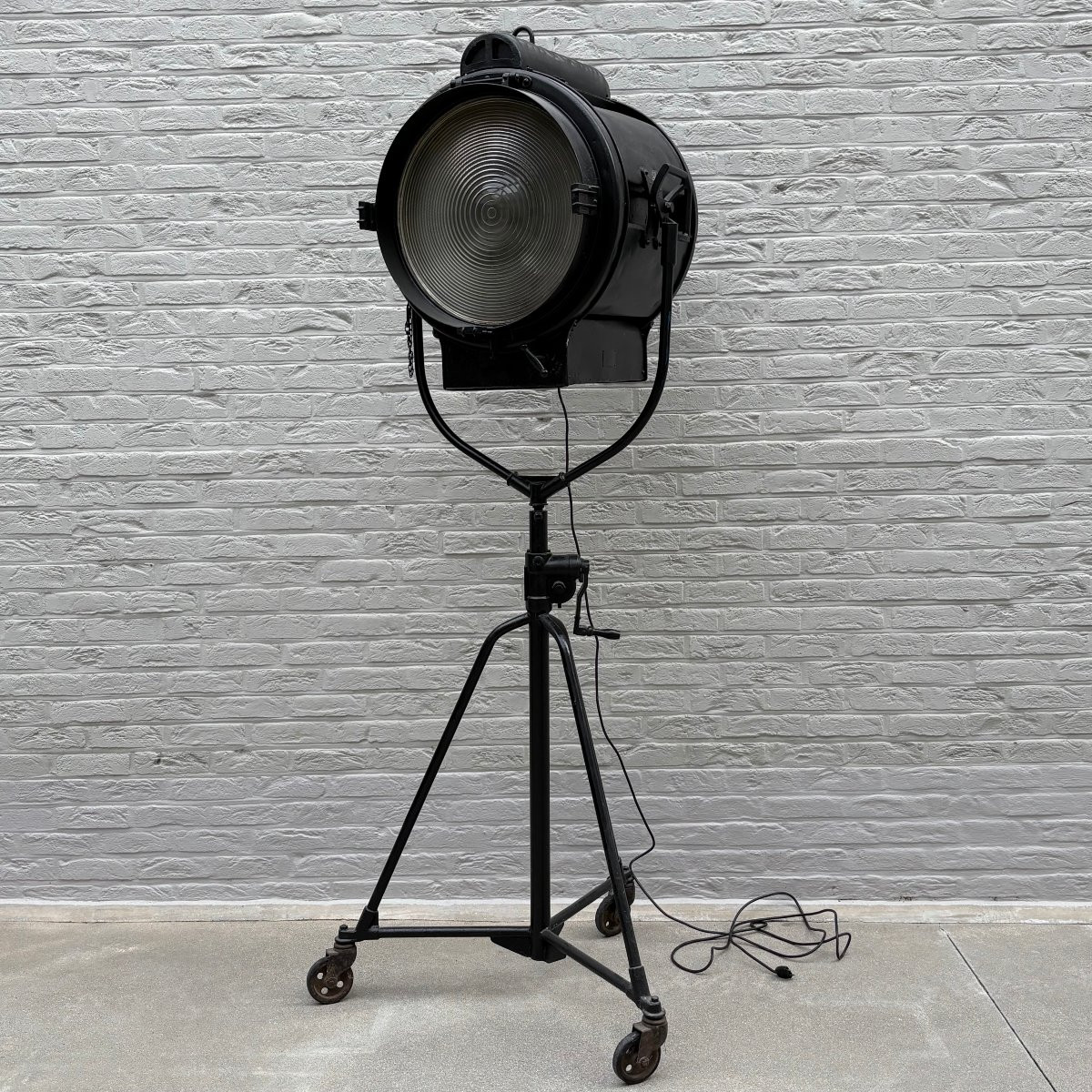 Large Cinema Projector Mole Richardson-photo-5