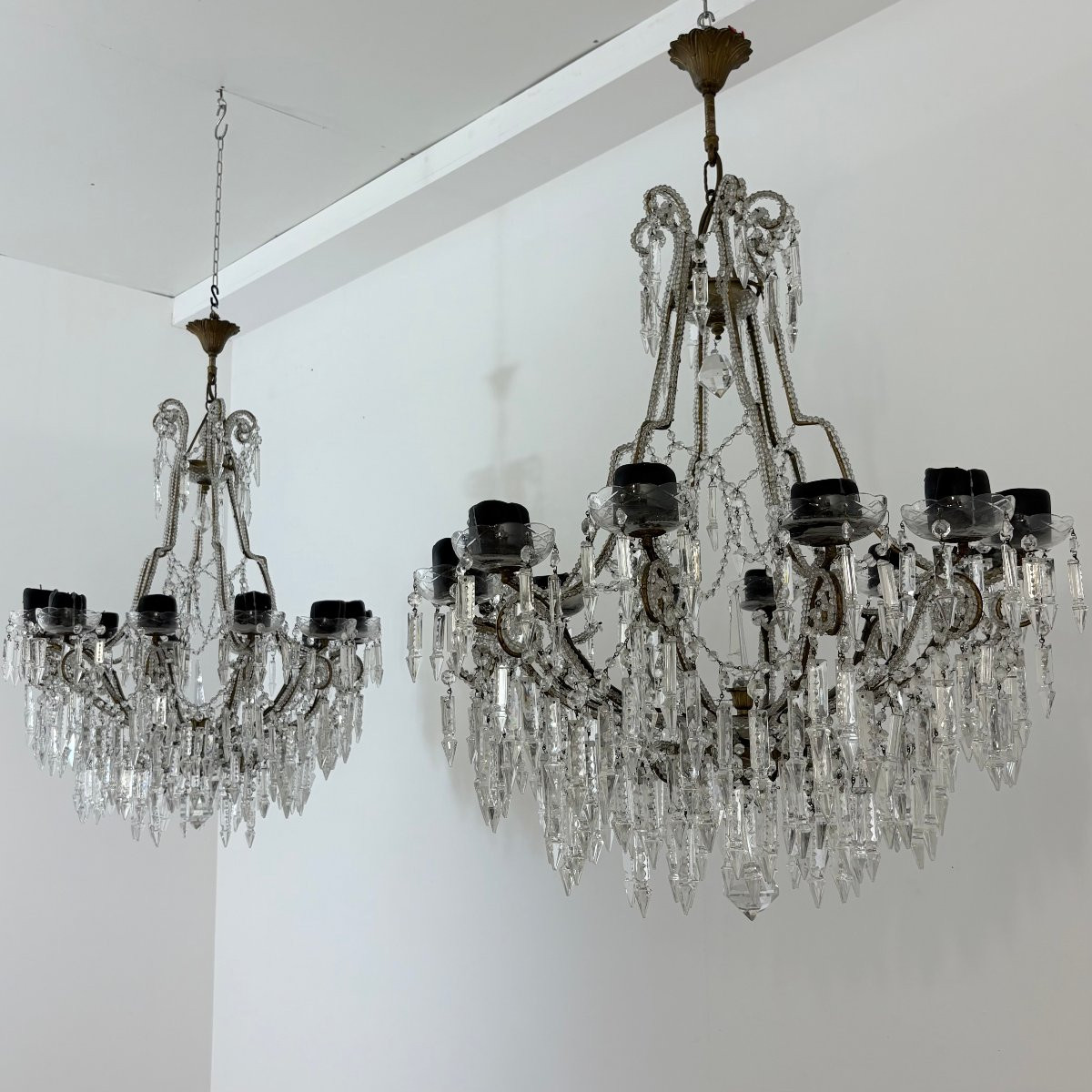 Paire de grands lustres à pampilles-photo-2
