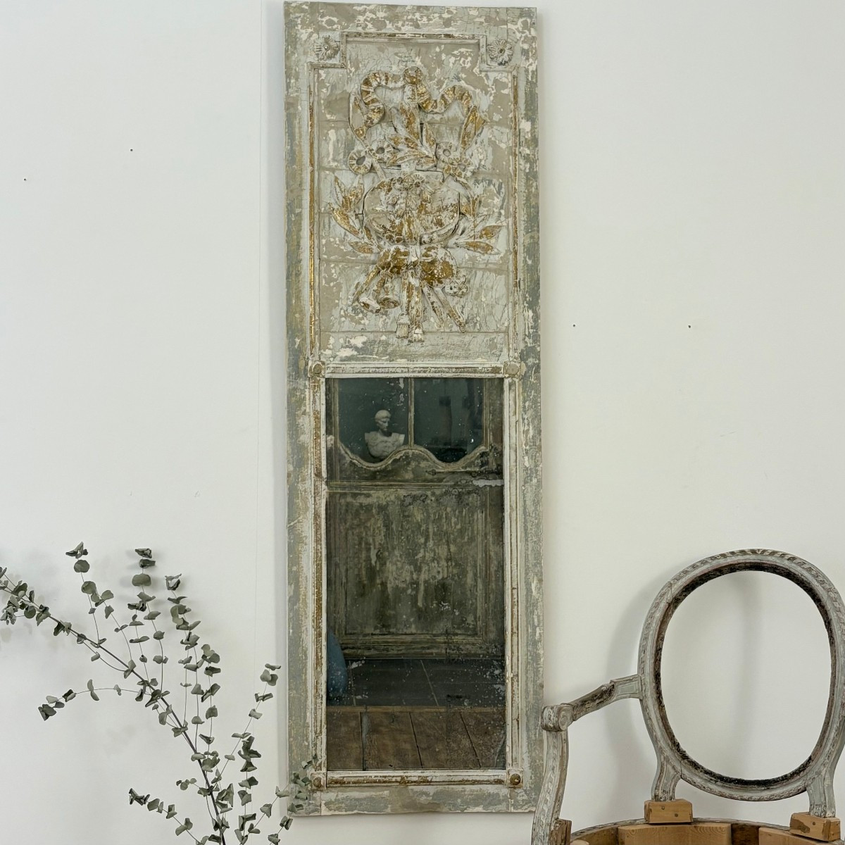 Louis XVI Period Trumeau Between Two Panels