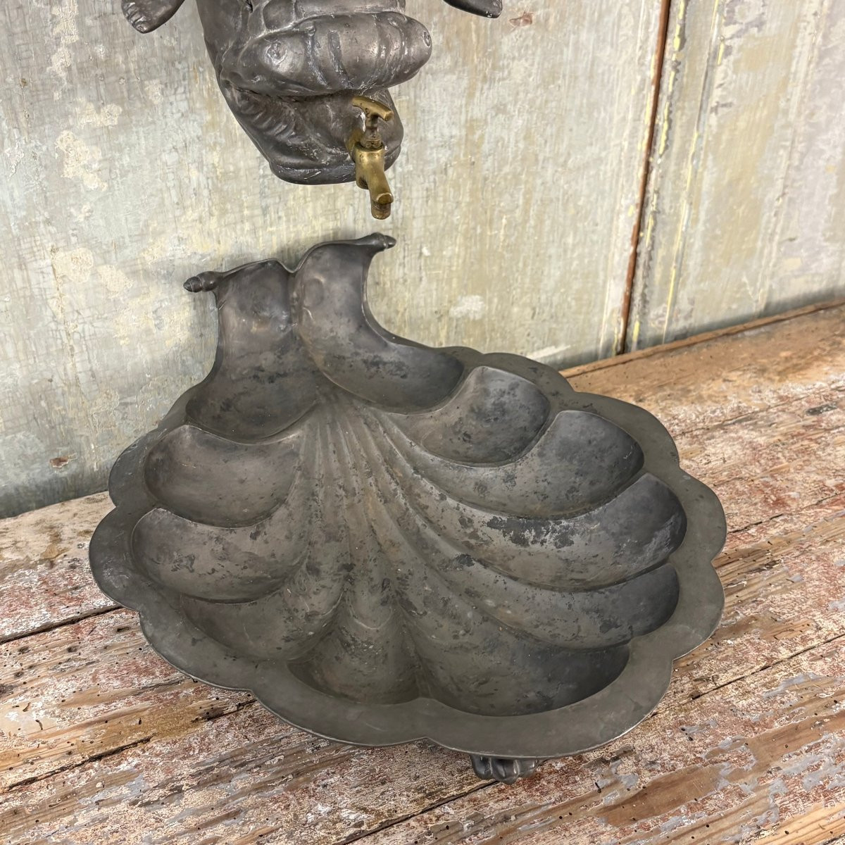 Fontaine à eau en étain-photo-1