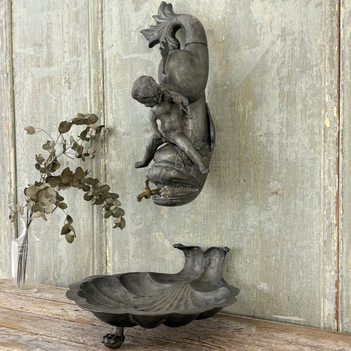 Fontaine à eau en étain