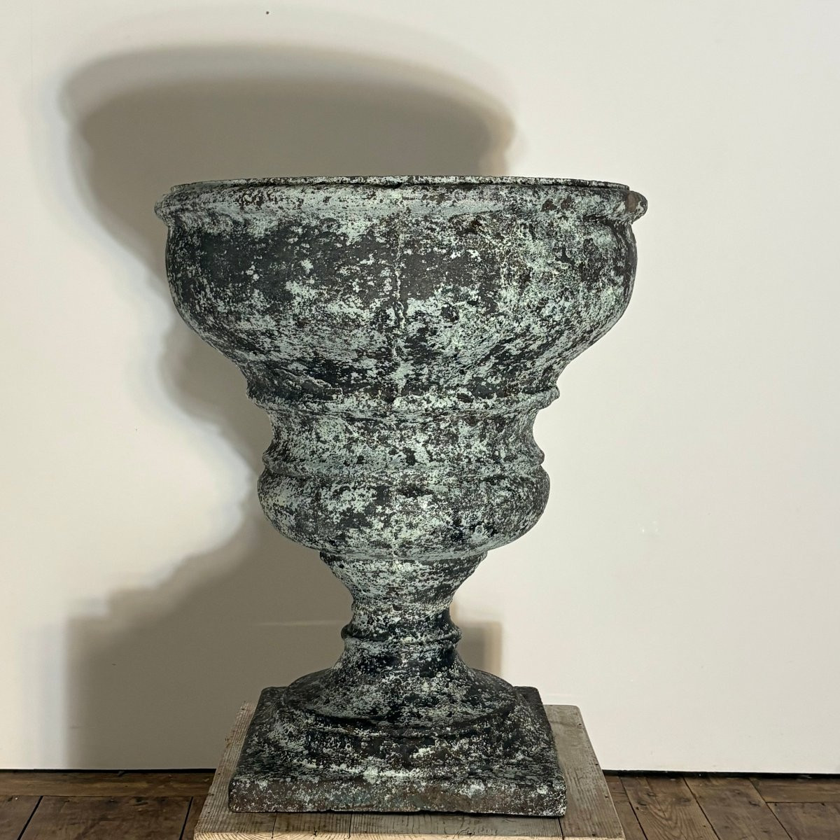 Large 18th-century Cast Iron Basin-photo-6