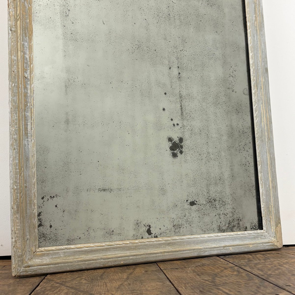 18th-century Wood-framed Mirror-photo-4