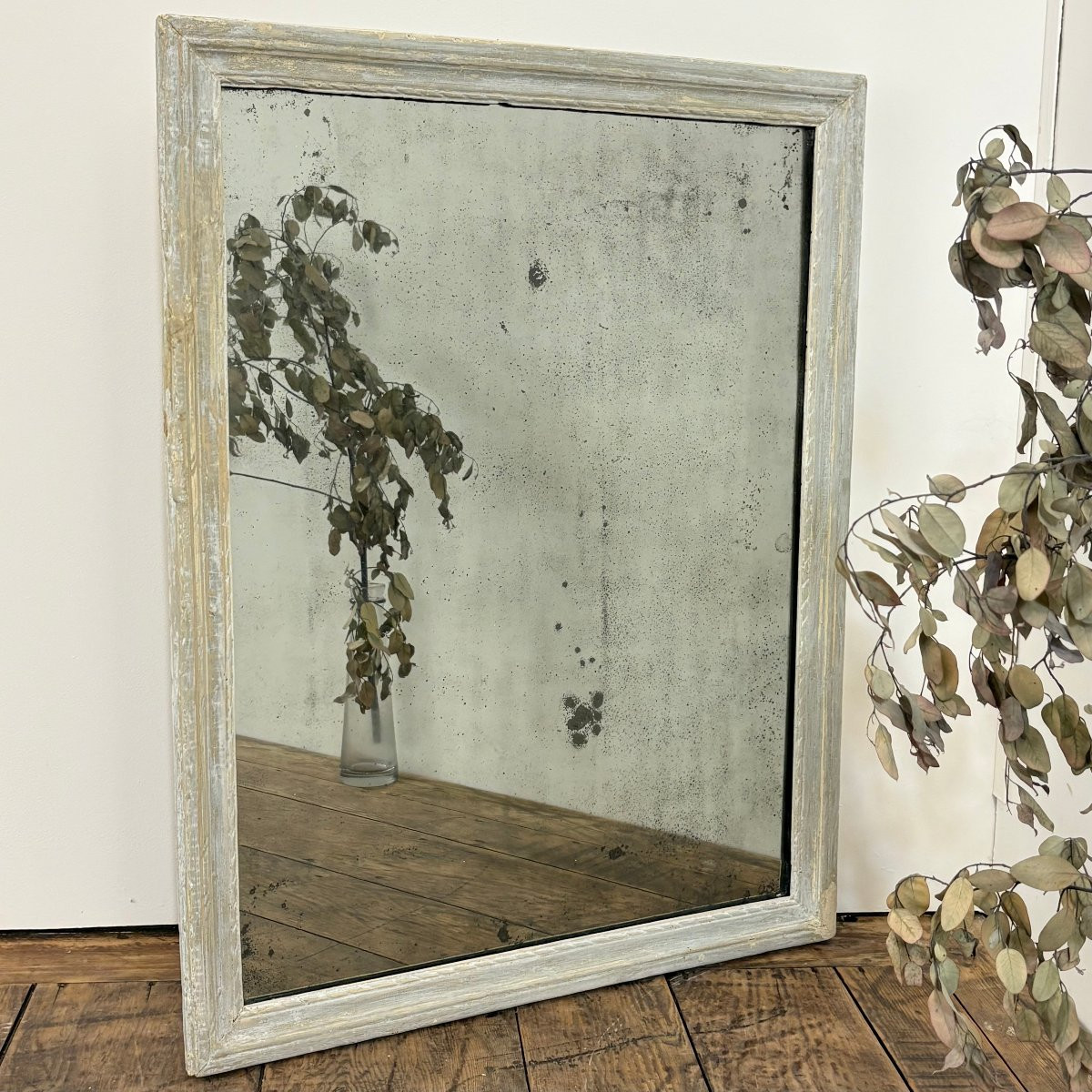 18th-century Wood-framed Mirror-photo-5