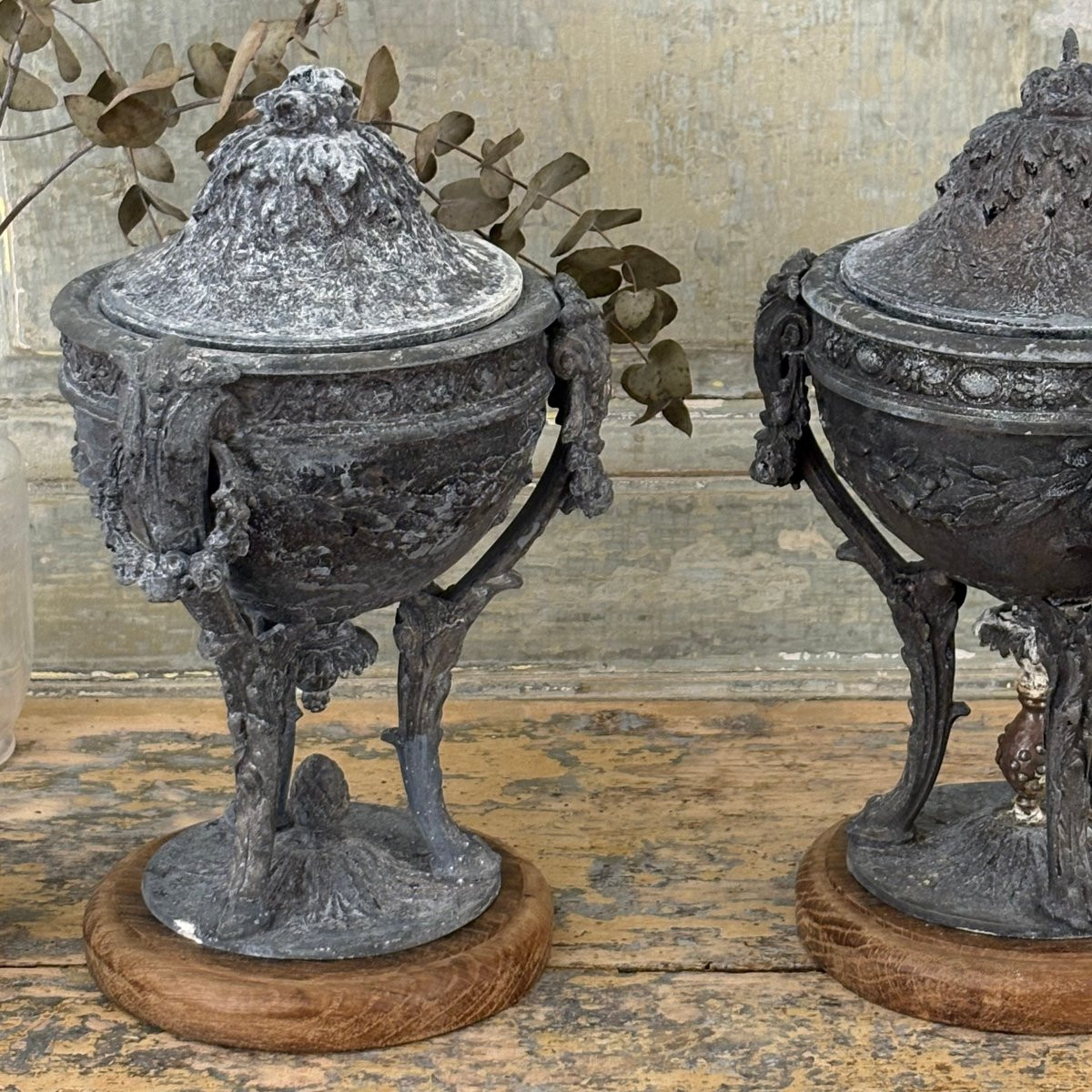 Paire de cassolettes à l'antique en régule XIXe-photo-3