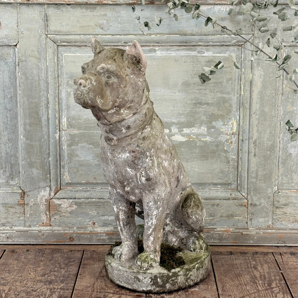 Bouledogue en pierre reconstituée début XXe