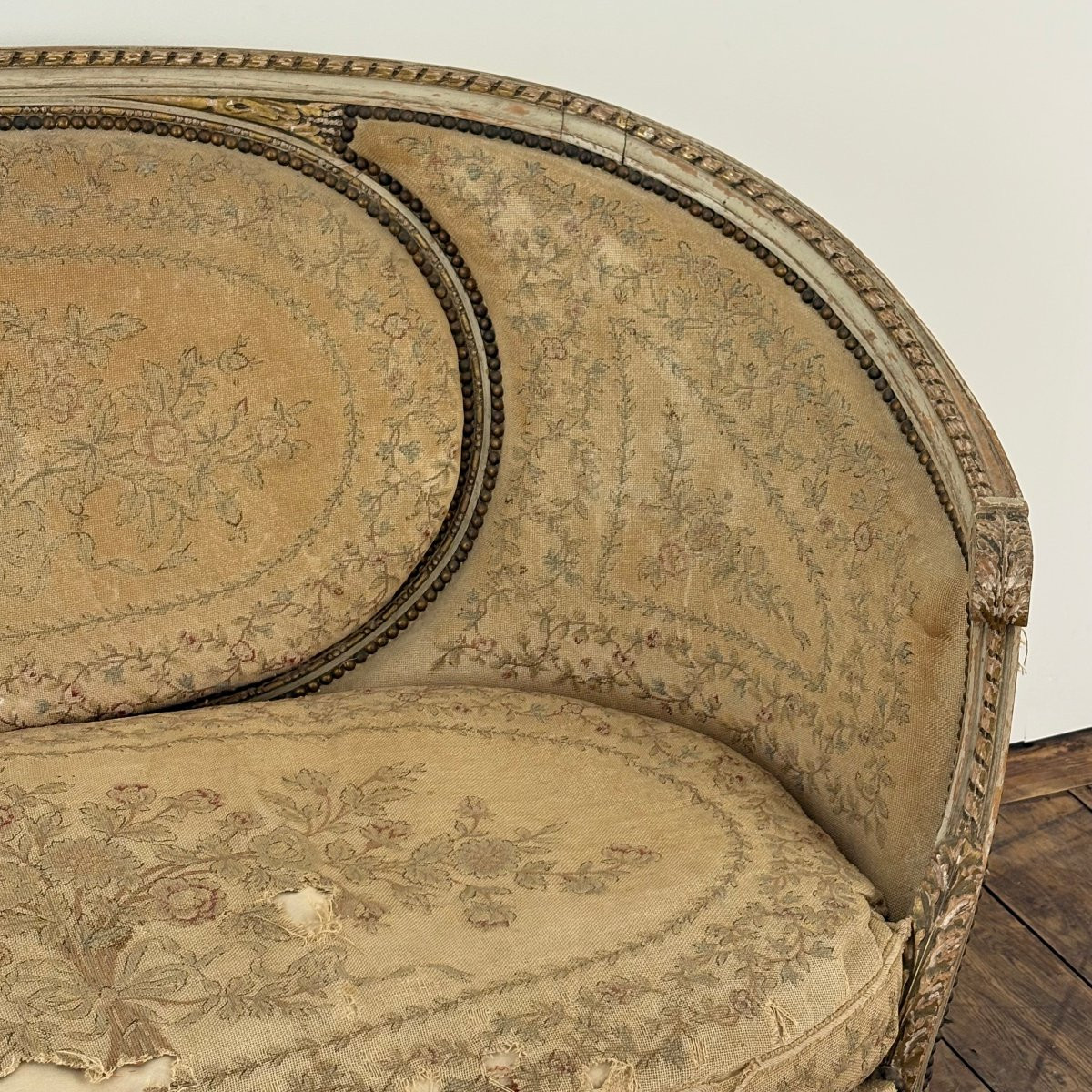Louis XVI Small Basket Sofa-photo-2