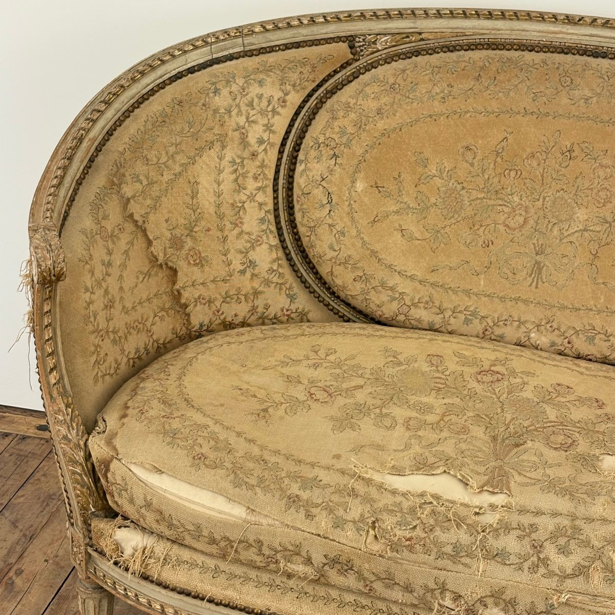 Louis XVI Small Basket Sofa-photo-3