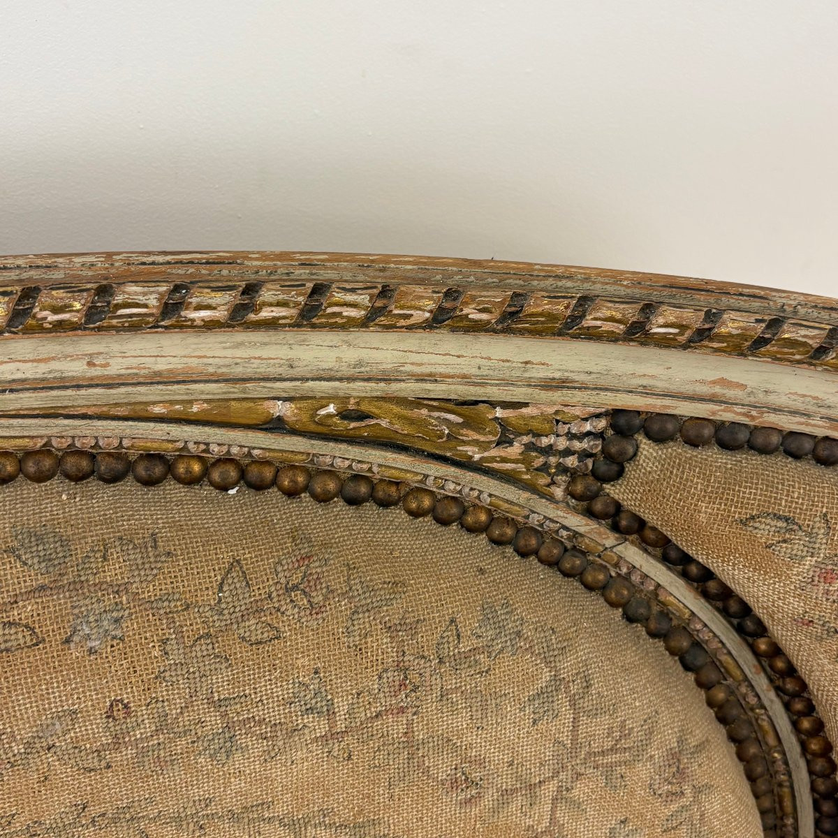 Louis XVI Small Basket Sofa-photo-1