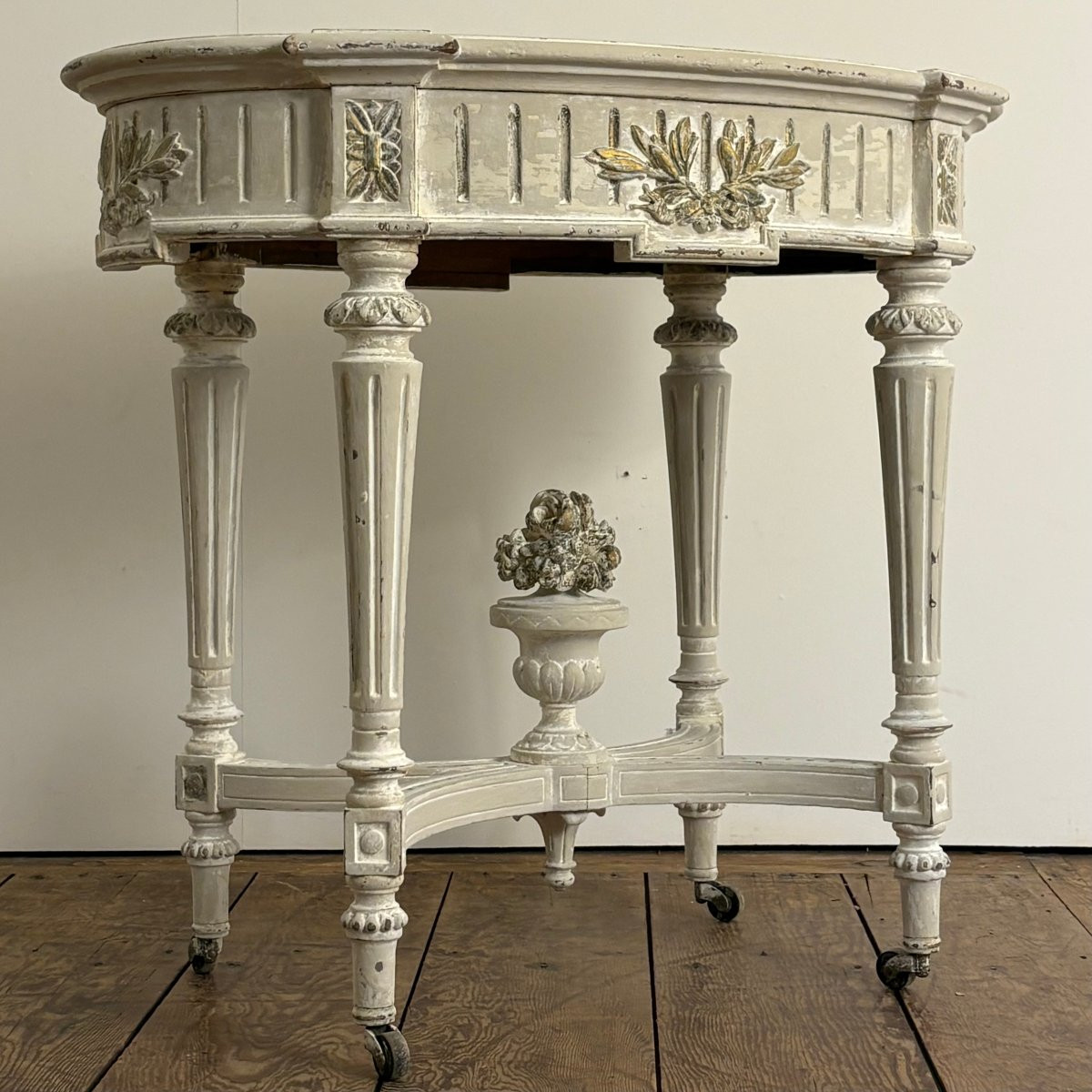 Louis XVI Style Middle Table-photo-2