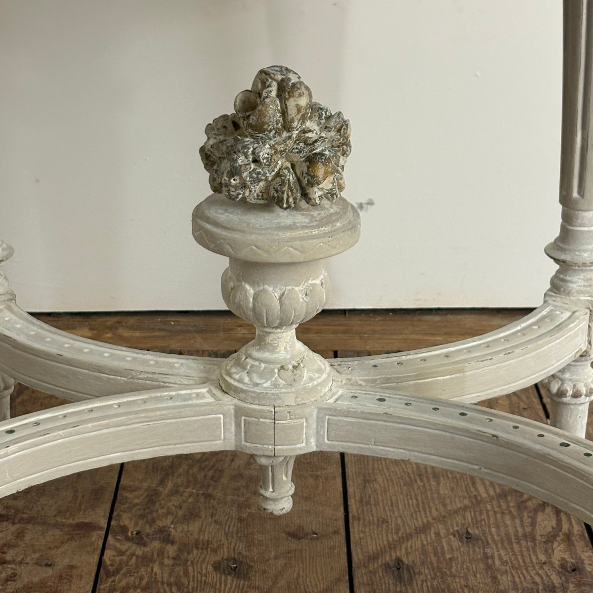 Louis XVI Style Middle Table-photo-4