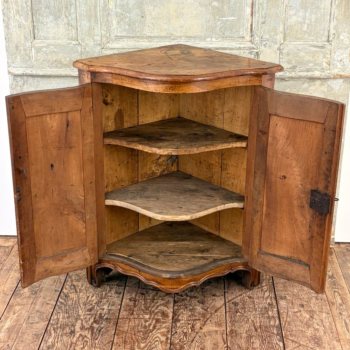 18th-century Curved Corner Cabinet In Fruitwood-photo-3
