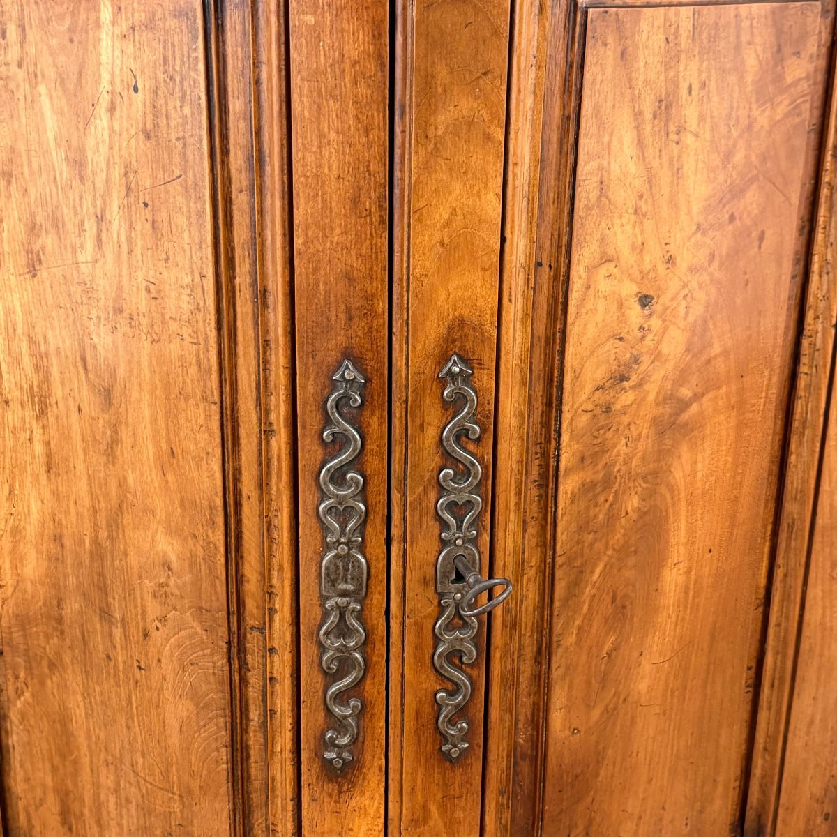 18th-century Curved Corner Cabinet In Fruitwood-photo-3