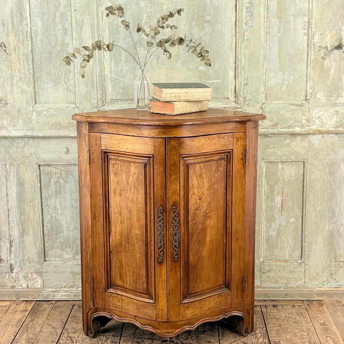 18th-century Curved Corner Cabinet In Fruitwood