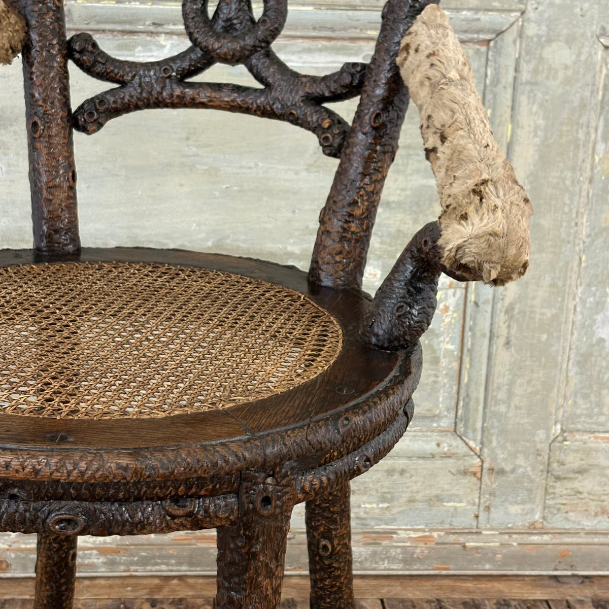 Chaise en bois sculpté forêt noire XIXe-photo-3