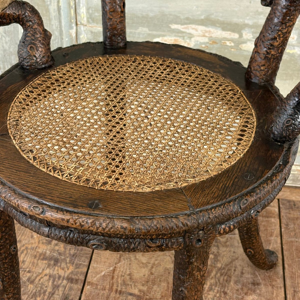 Chaise en bois sculpté forêt noire XIXe-photo-1