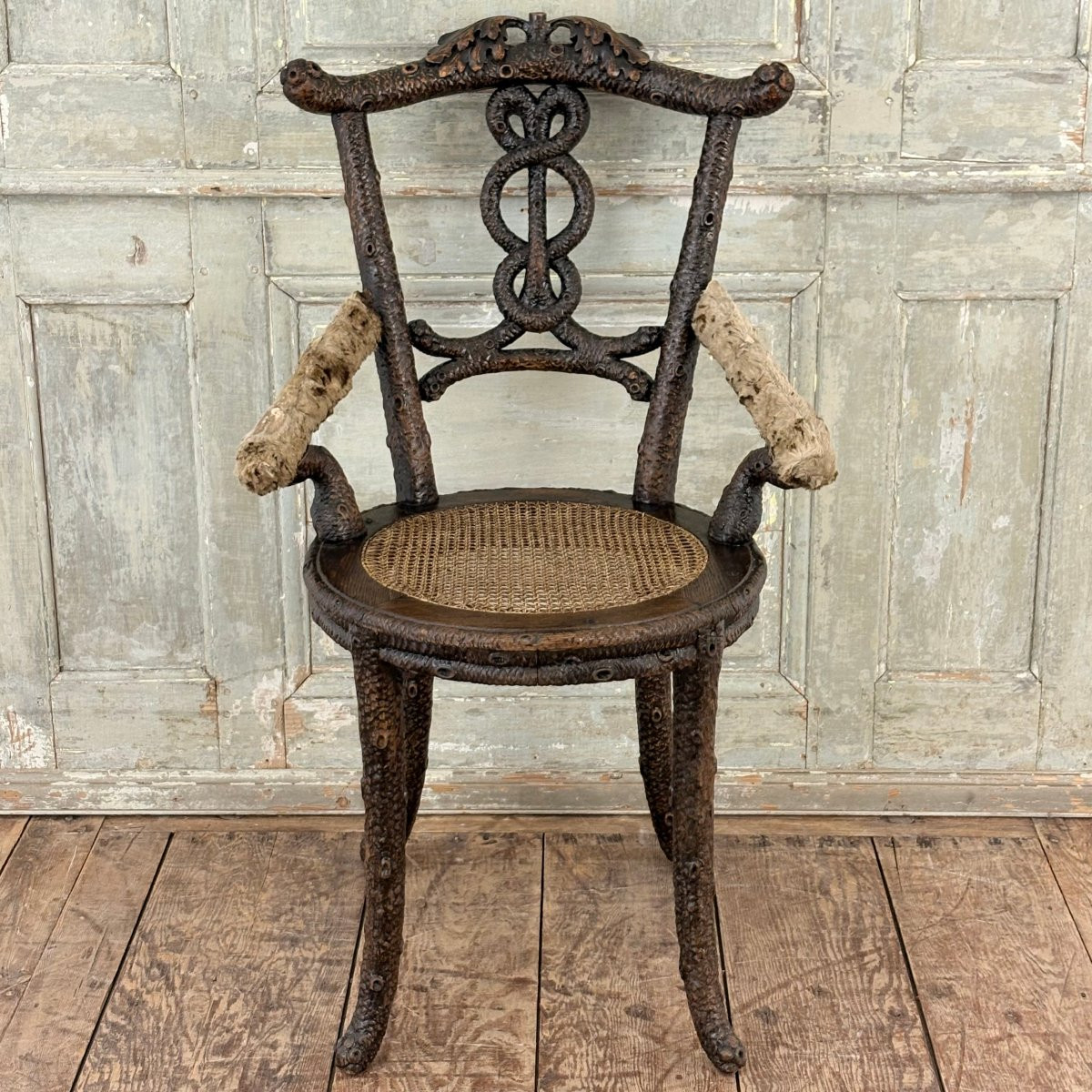 Chaise en bois sculpté forêt noire XIXe-photo-2