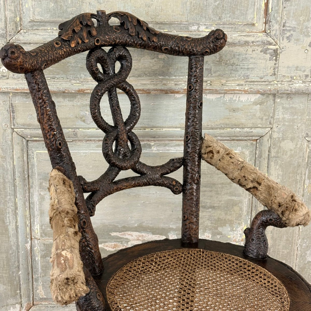 Chaise en bois sculpté forêt noire XIXe-photo-5
