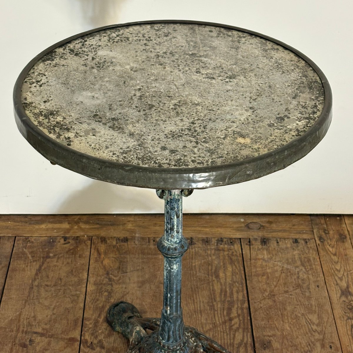 Cast-iron Pedestal Table XIX-photo-3