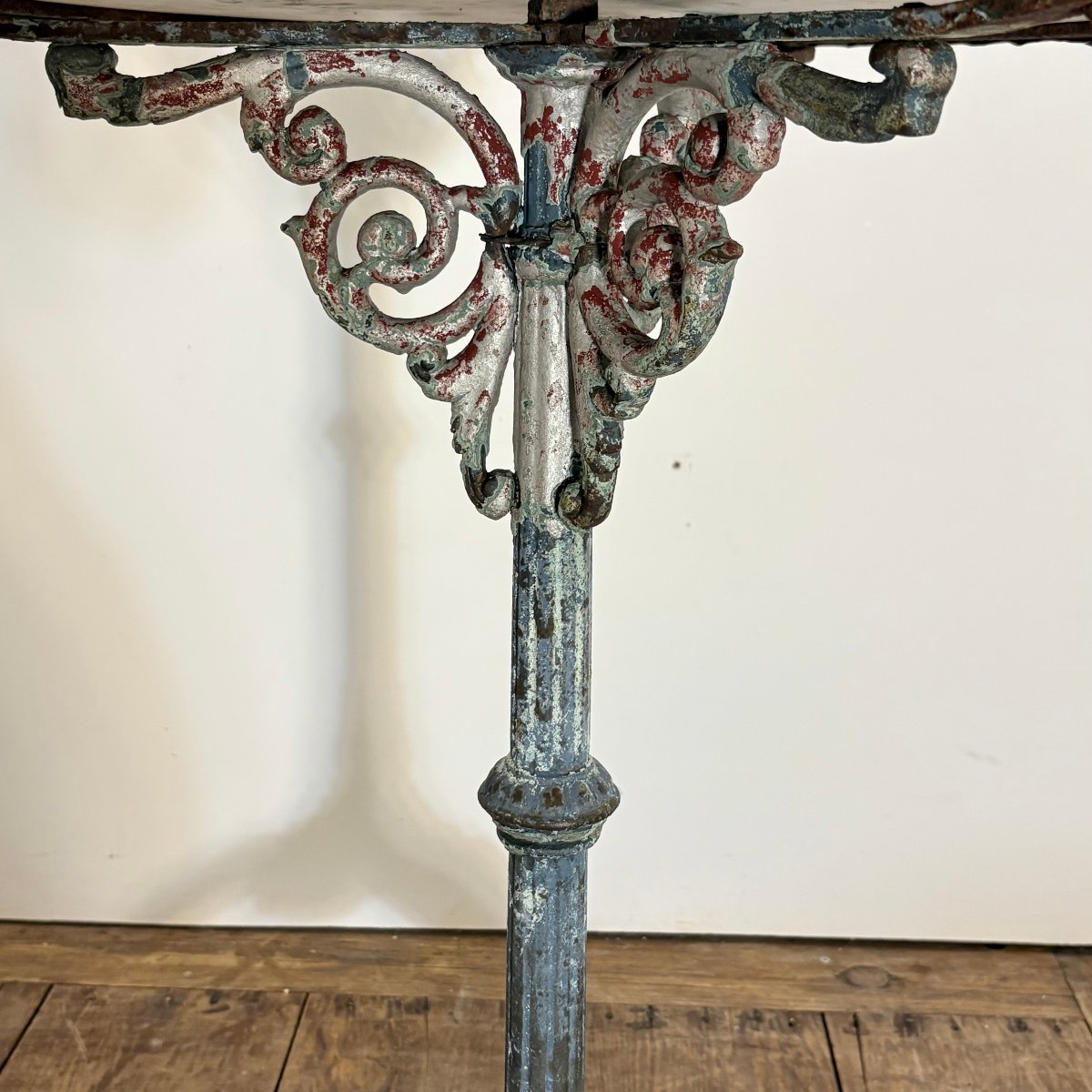 Cast-iron Pedestal Table XIX-photo-2