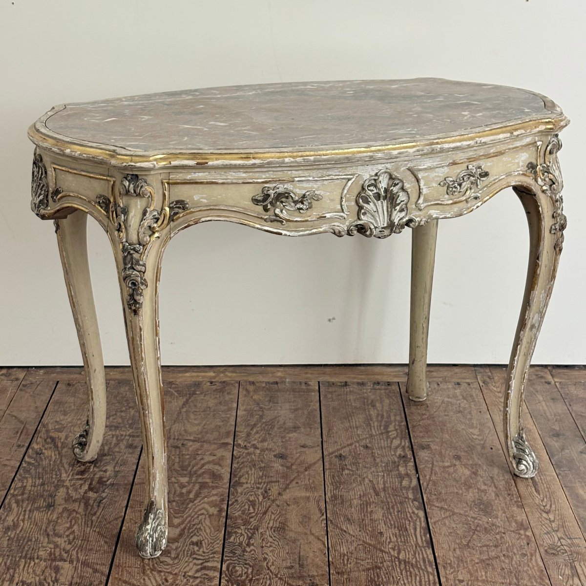 Regence-style Coffee Table-photo-2