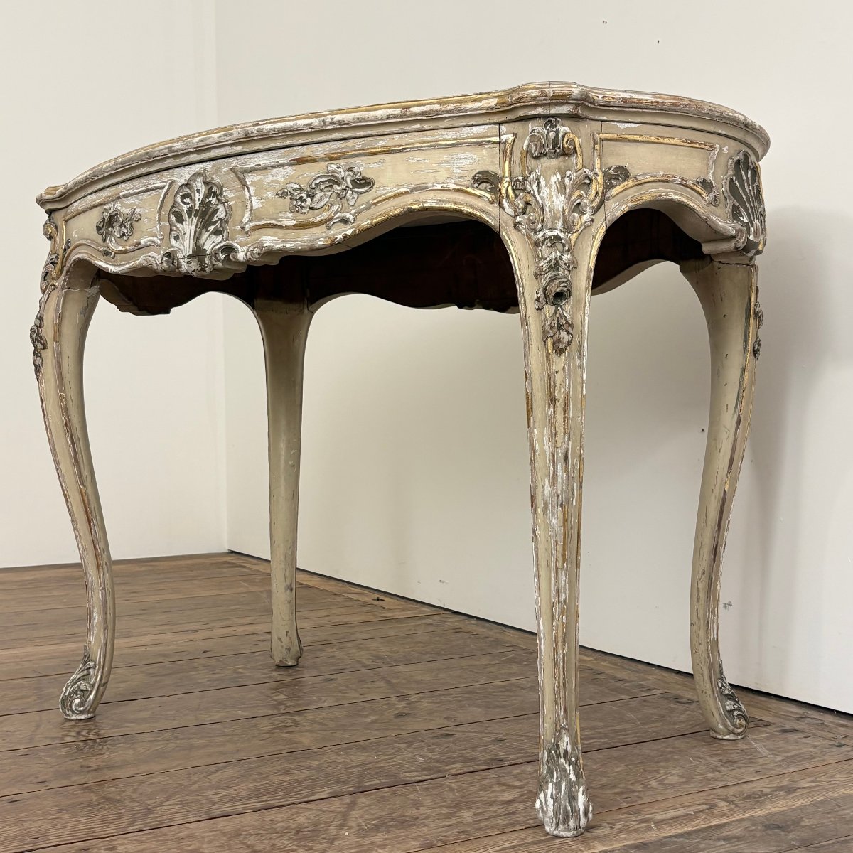Regence-style Coffee Table-photo-3