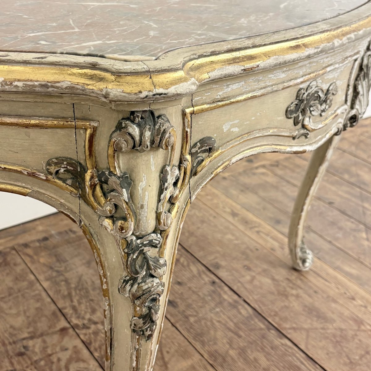 Regence-style Coffee Table-photo-3