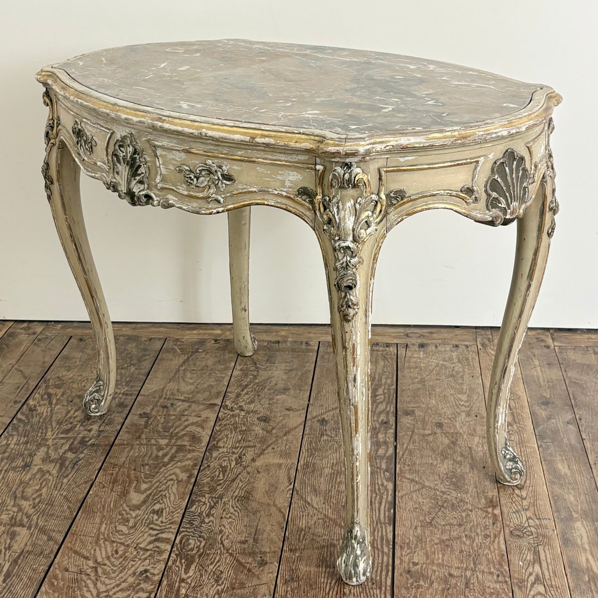 Regence-style Coffee Table-photo-4