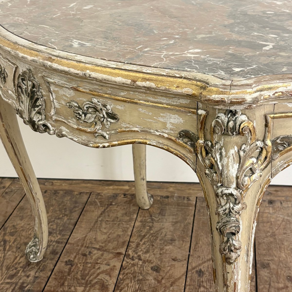 Regence-style Coffee Table-photo-5