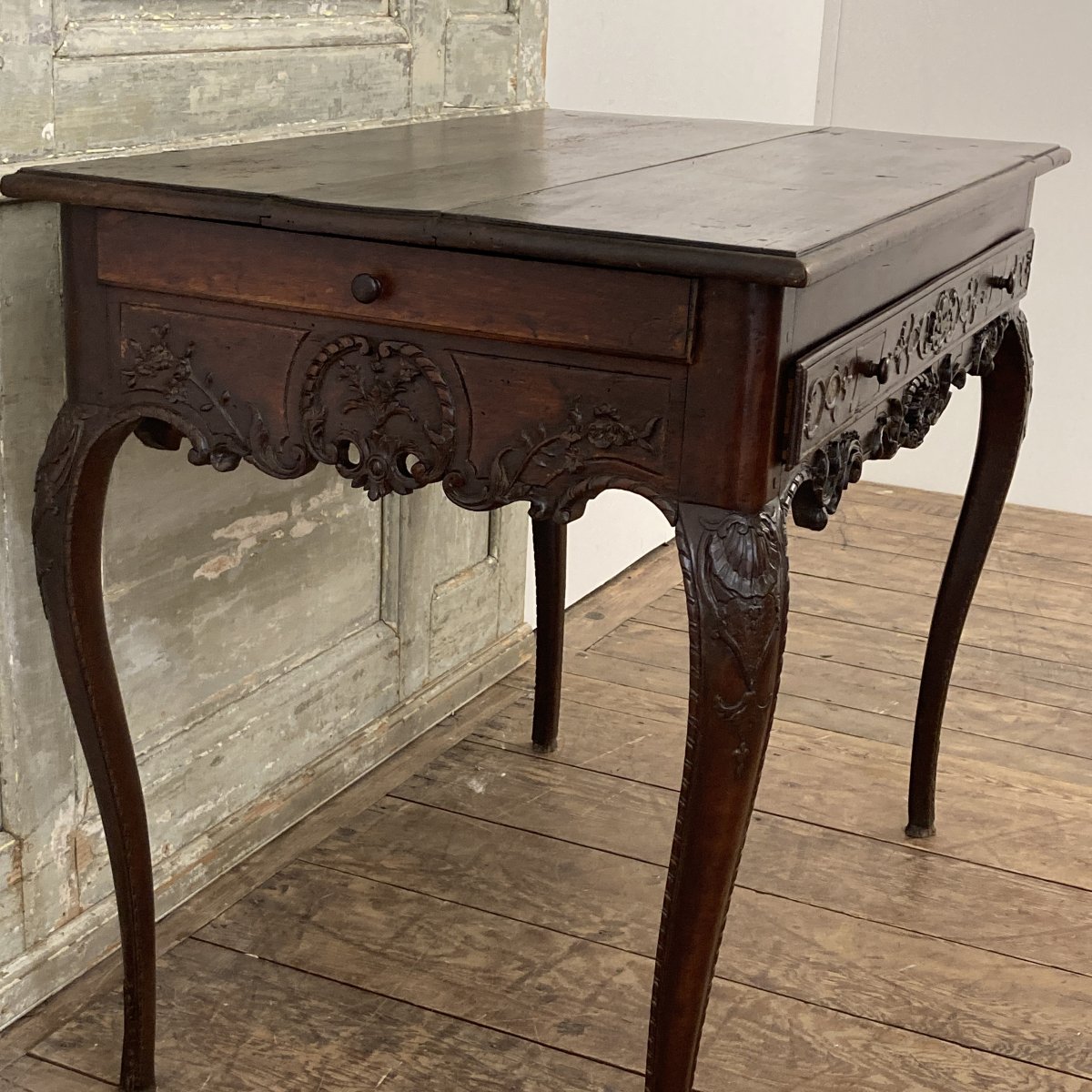 Table de milieu en noyer d'époque Régence-photo-4