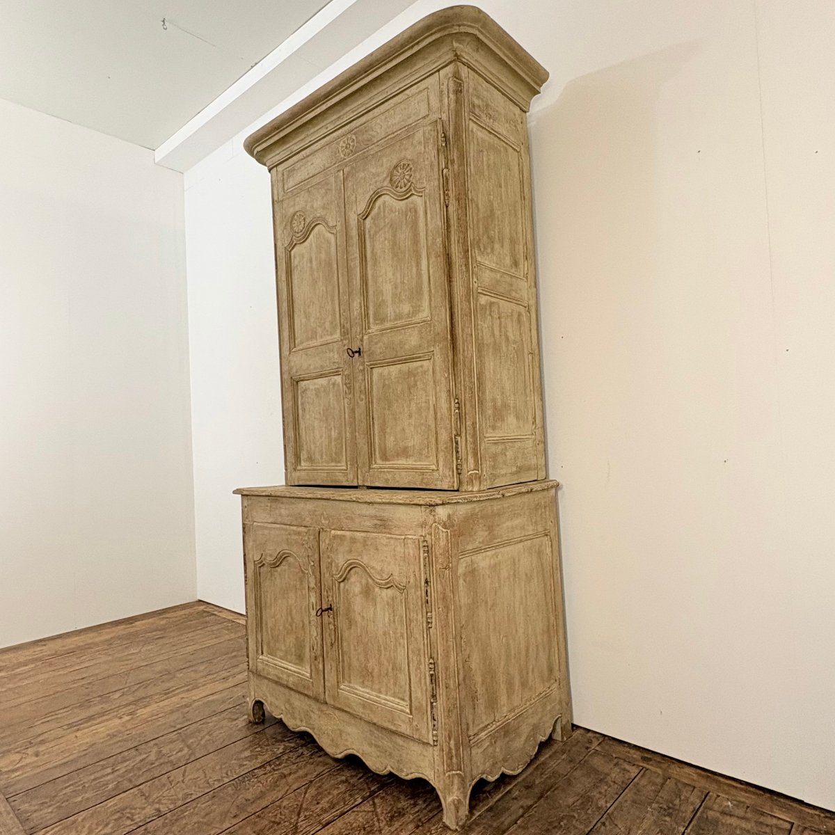 Small 18th-century Two-section Sideboard-photo-4