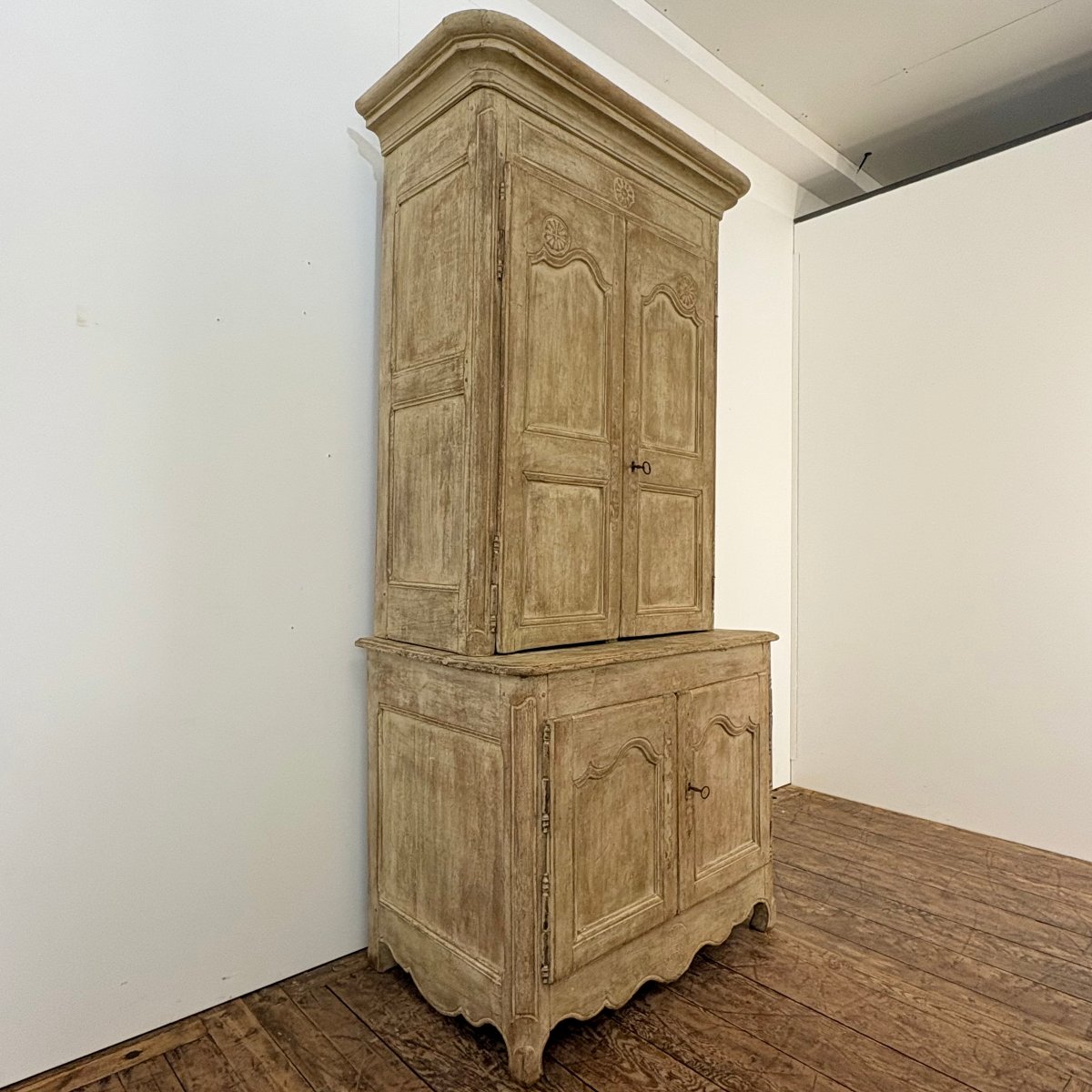 Small 18th-century Two-section Sideboard-photo-1