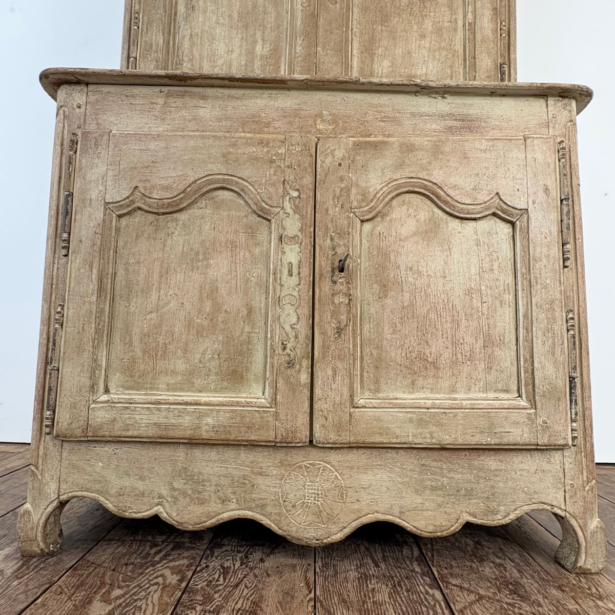Small 18th-century Two-section Sideboard-photo-5