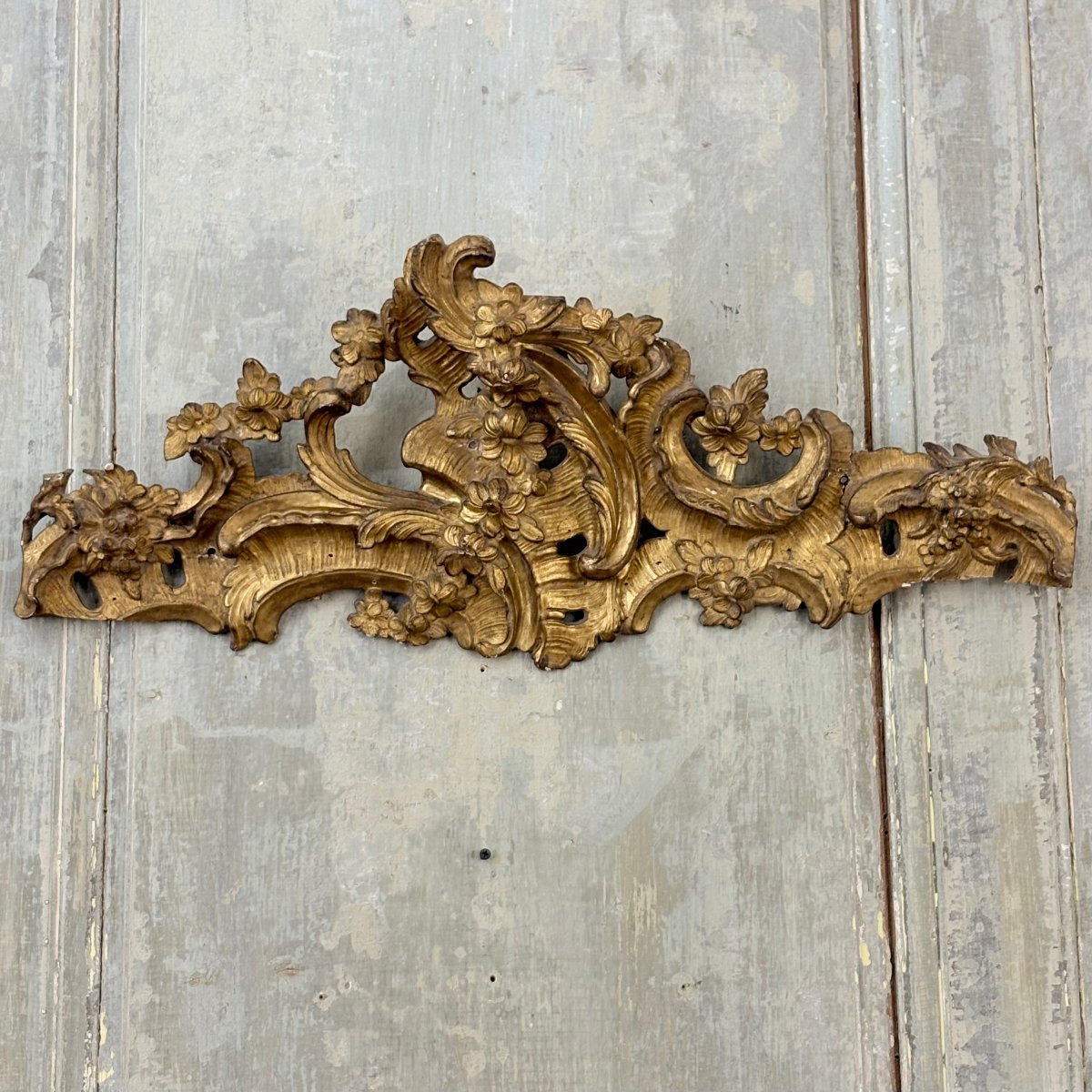 18th-century Gilded Carved Wood Paneling Element