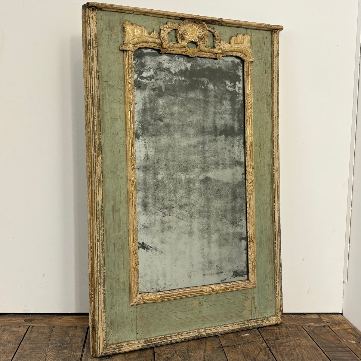 18th-century Paneled Mirror-photo-1