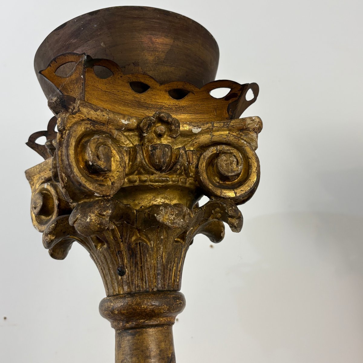 Pair Of Large 17th-century Gilded Wooden Candelabras-photo-1