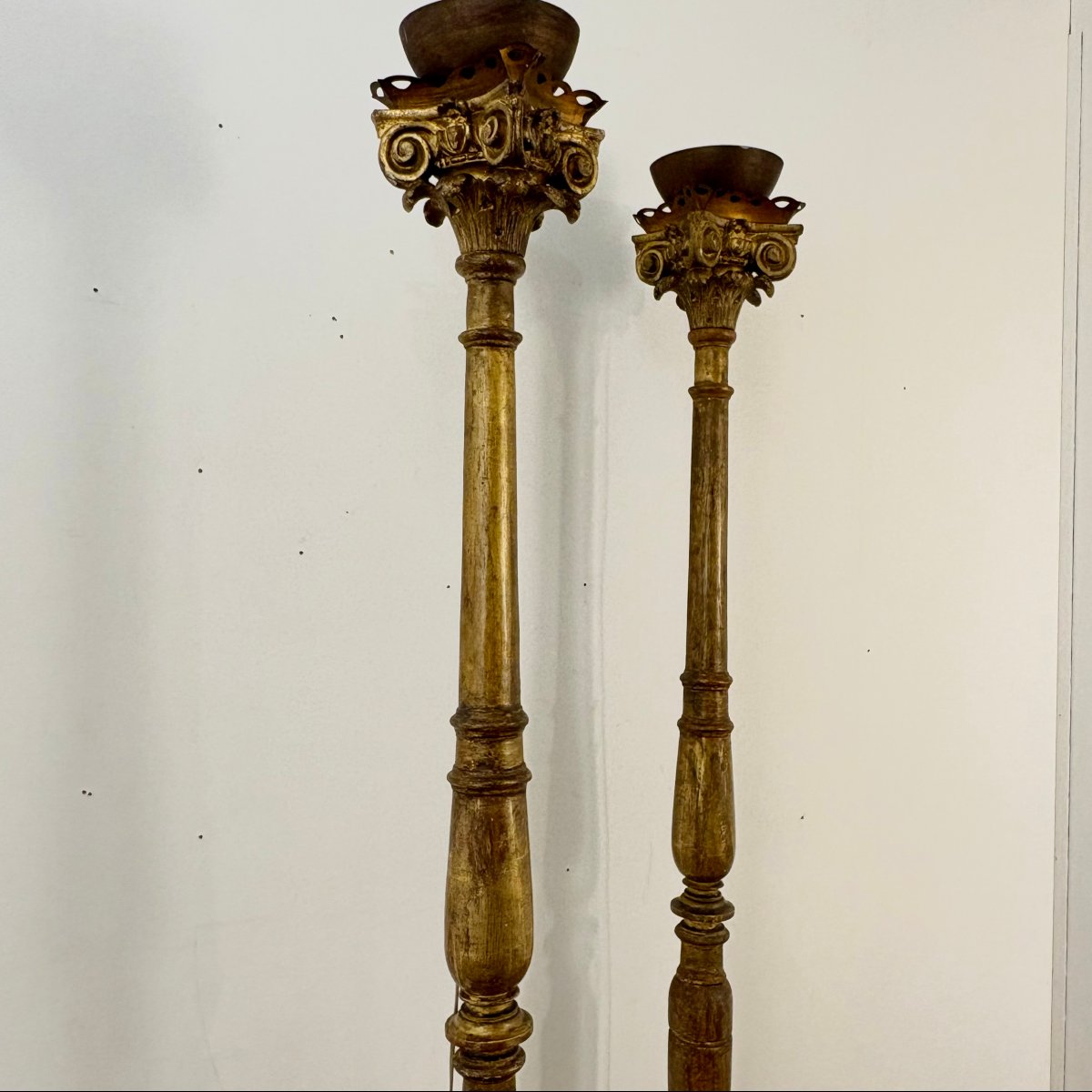 Pair Of Large 17th-century Gilded Wooden Candelabras-photo-2