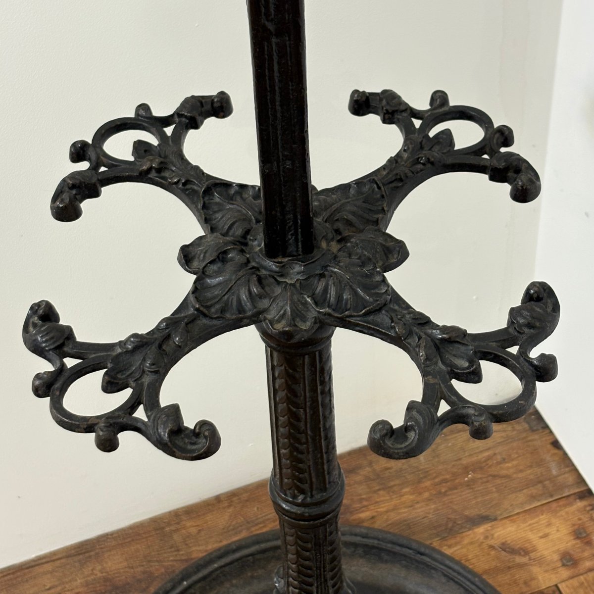19th-century Cast-iron Coat Rack-photo-3