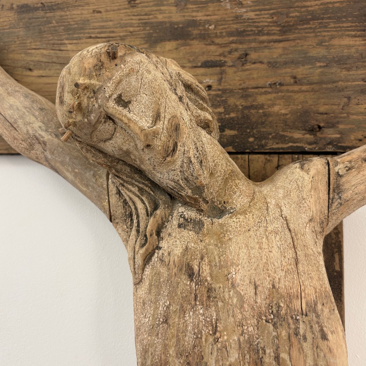 Grand Christ en bois sculpté polychrome XVIIe-photo-2