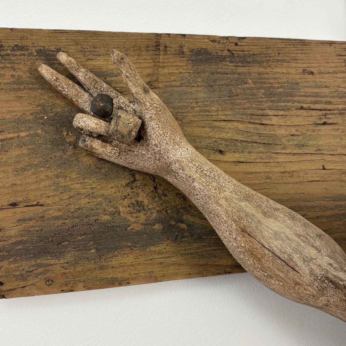 Grand Christ en bois sculpté polychrome XVIIe-photo-4