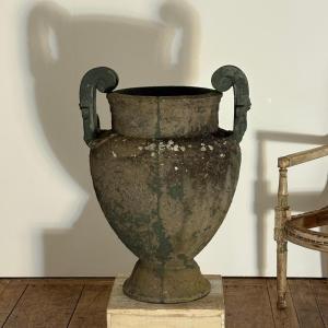 Grand vase à l'antique