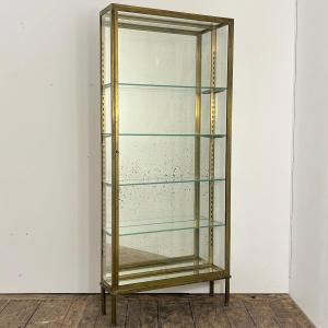 Vitrine de magasin en laiton