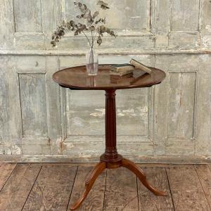 19th-century Mahogany Side Table With A Tilting Top