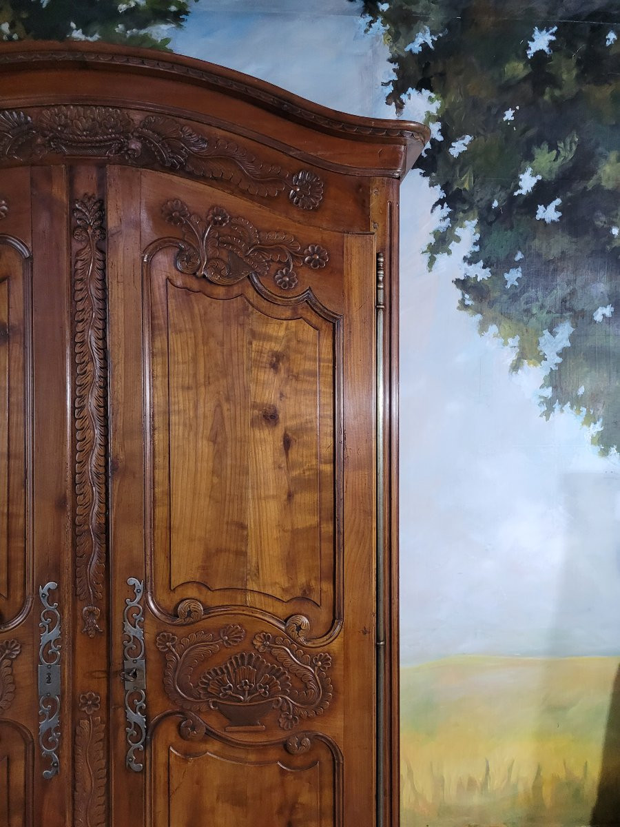 Louis XV Style Wardrobe With A Gendarme's Hat In Cherry Wood-photo-3