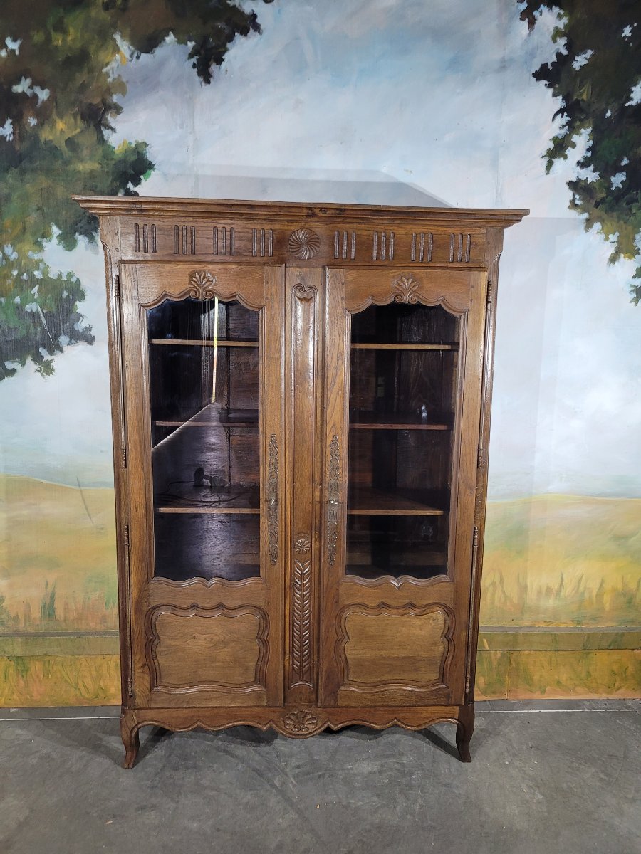 Petite bibliothèque en chêne sculptée