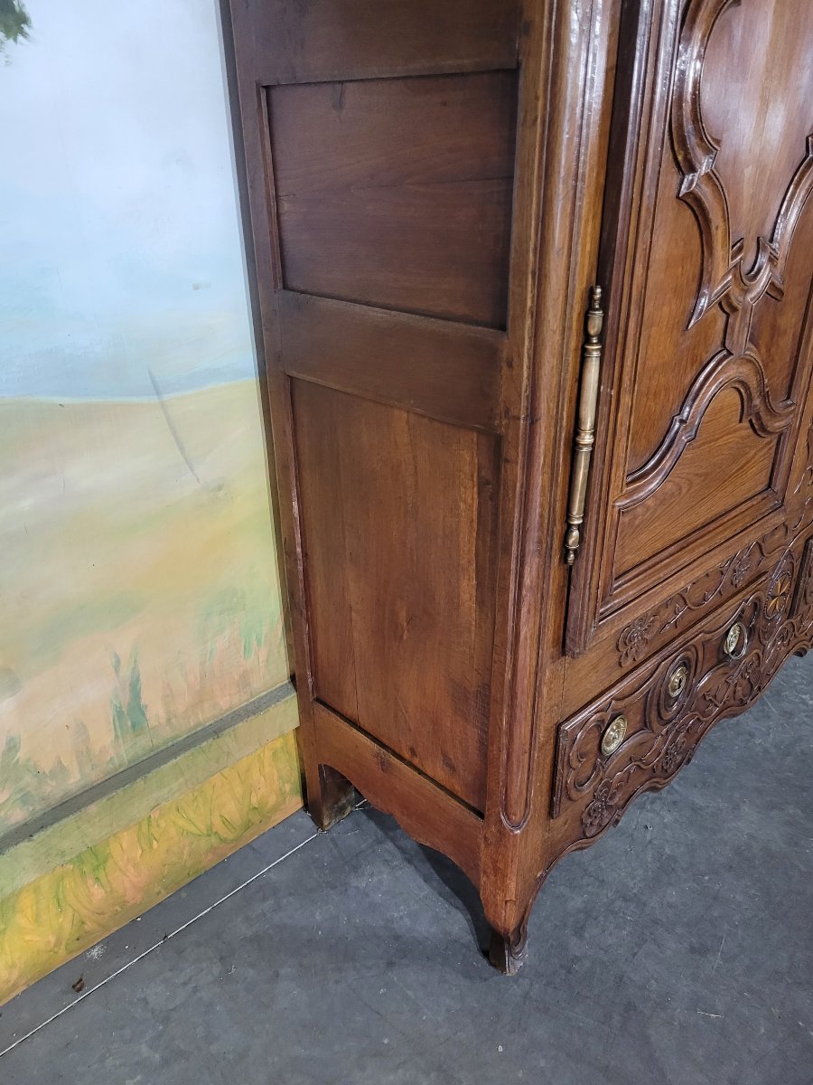 Carved Louis XV Oak Cabinet-photo-2